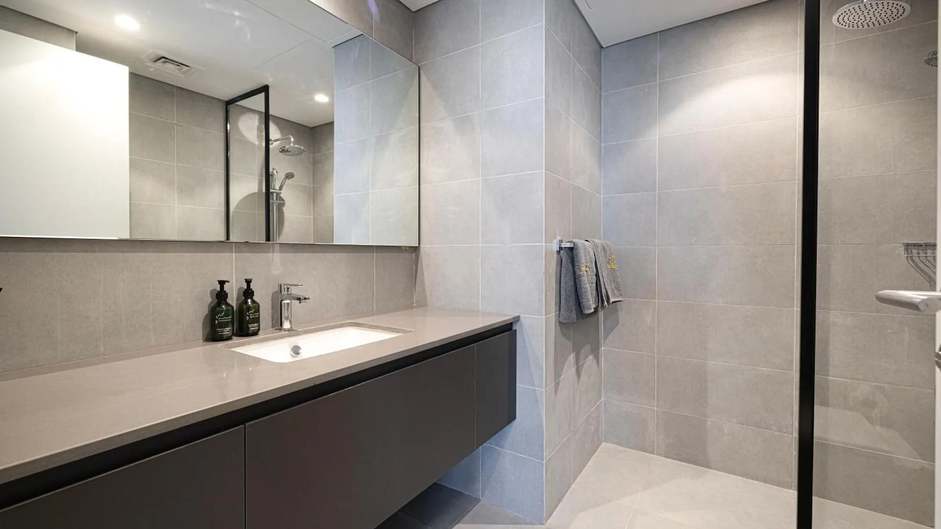 1Br The Modern Al Jada Home By Blue Cloud Holidays Sharjah Emirados Árabes Unidos