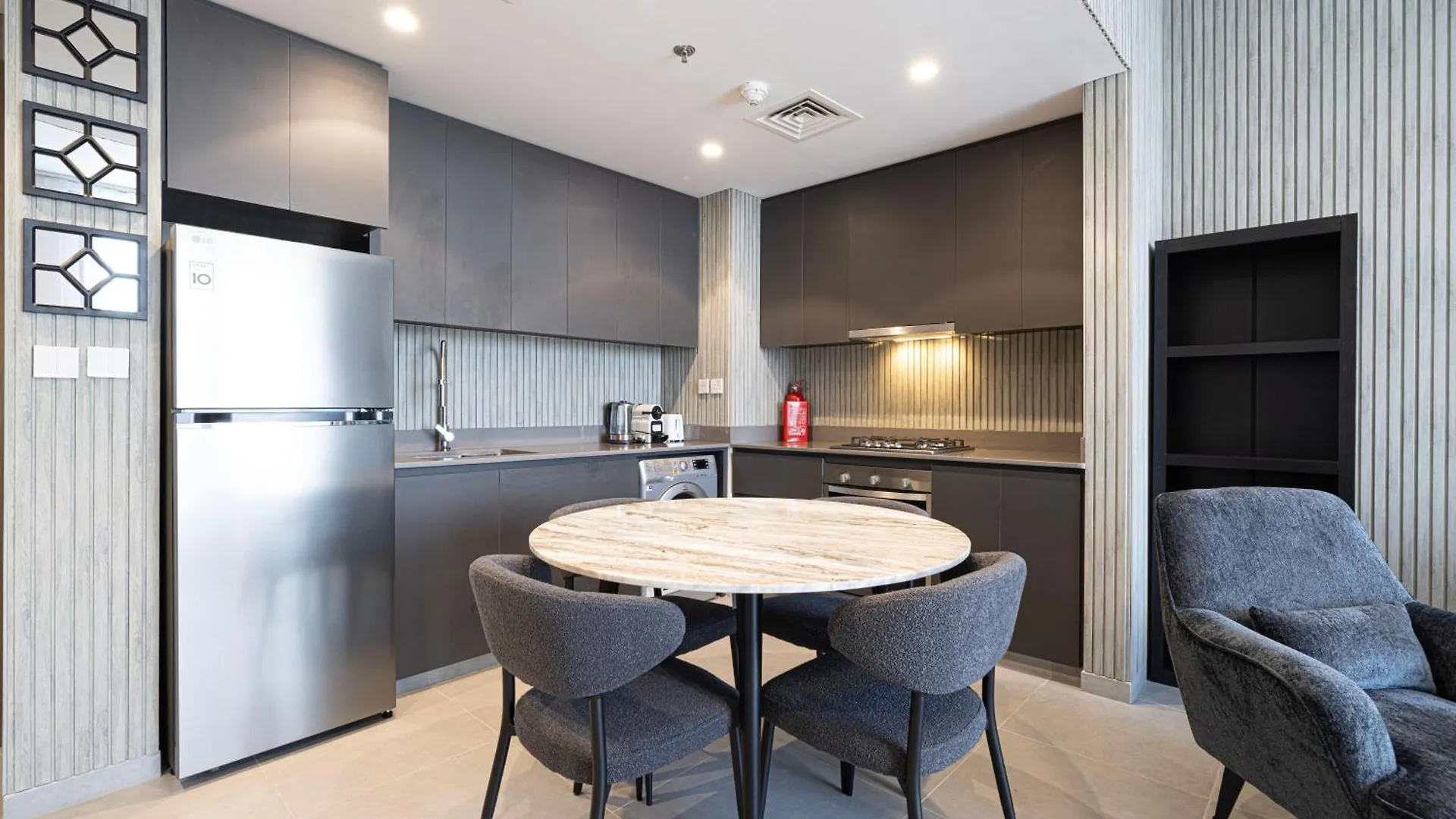 1Br The Modern Al Jada Home By Blue Cloud Holidays Sharjah 0*,